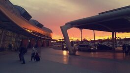 לפנות ערב, עם שקיעת החמה.