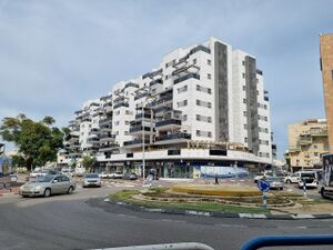 מתחם מעורב שימושים ברחוב רבי ינאי ברובע ז' שהוקם במסגרת התחדשות עירונית, 2024