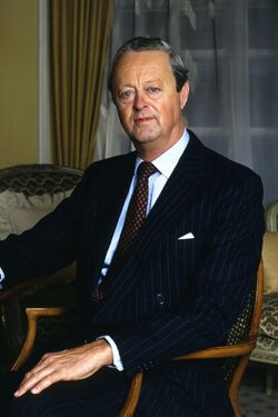 11th Duke of Marlborough Allan Warren.jpg