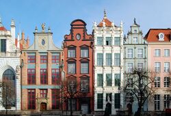 Gdańsk kamienice przy Długim Targu.jpg