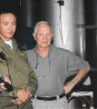 אל"מ משה טבק ומשה מרום עם מנהלת עמותת חיל הים אילנית פנר אפריל 2002.