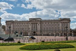 Buckingham Palace, London - April 2009.jpg