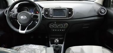 דגם "Kia Soluto", שנת 2019 המשווק ב-פיליפינים - מבט לתא הנהג