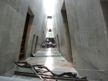 Yad Vashem interior 9354.JPG